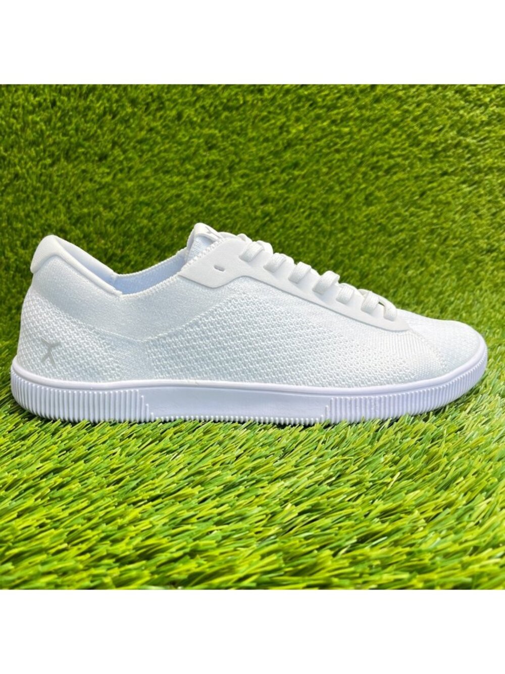 Flux Adapt Trainer White Mens Size 9 Womens Size 10 Athletic Knit Shoes Sneakers